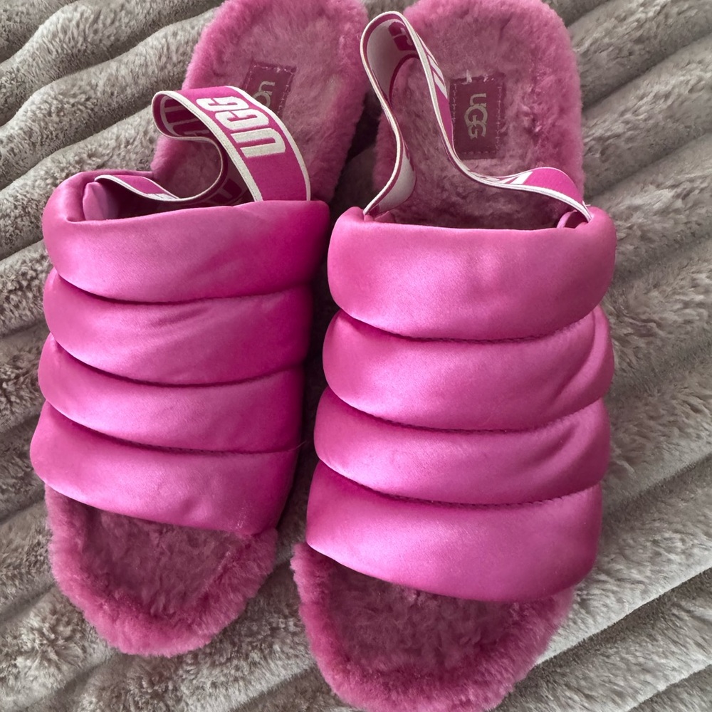 UGG Women's Vibrant Pink Fluffy Slippers